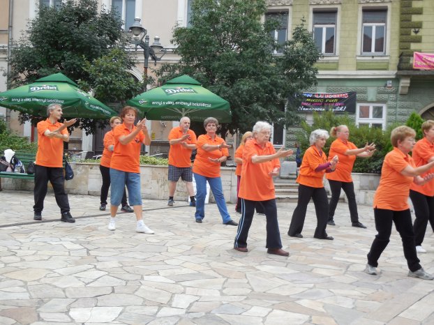 tai chi - Harmnia napja 2014 Miskolc - Szinva terasz
