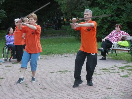 tai chi - gyakorls a szabadban
